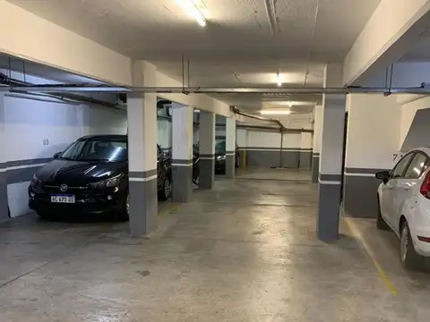 VENTA COCHERA CUBIERTA - FLORES