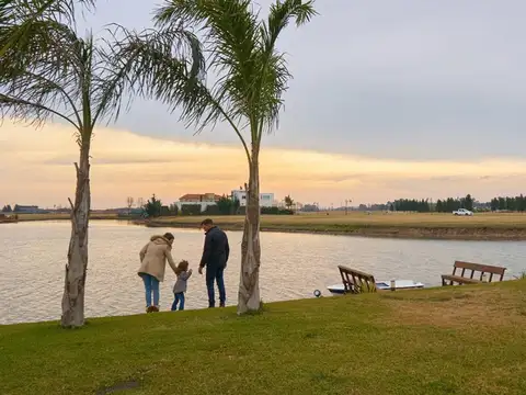 La Providencia  Lakes 3 650