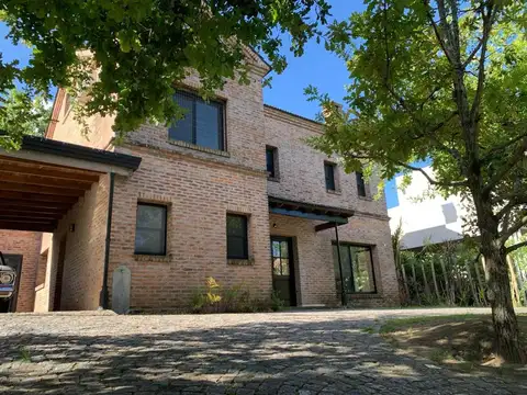 Avenida de los Lagos 4300