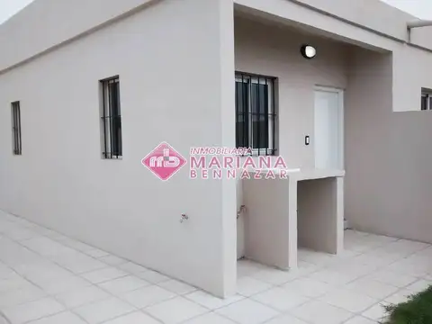 Casa 2 ambientes con 1 baño
