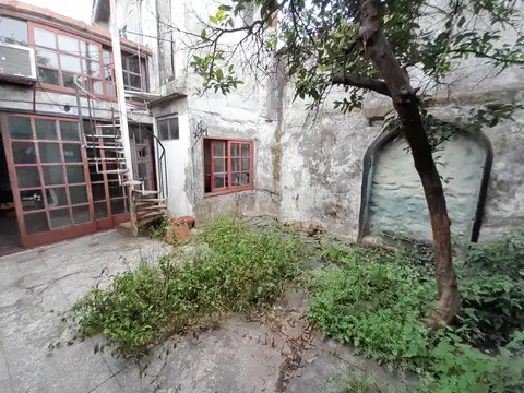 PH AL FONDO 3/4 AMBIENTES CON JARDIN. A REFACCIONAR.