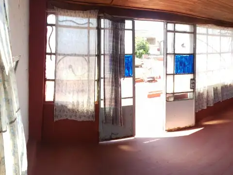 Casa 4 ambientes con 1 baño