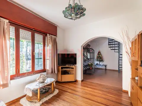 Casa 4 amb. en San Andres con Jardin - LOTE PROPIO