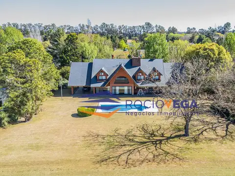 Casa en Venta con 4 cocheras