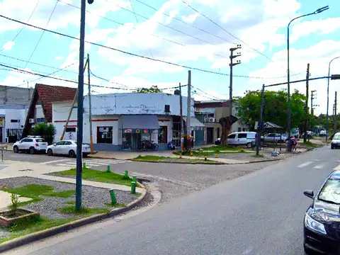 Avenida Presidente Arturo Umberto Illia 300