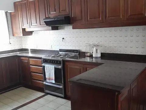 Florida Mitre/Este - Sólido Chalet de 5 amb - próximo a Av. Maipú 