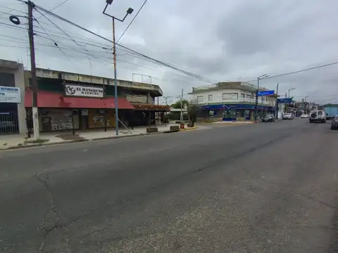 Av. Pte Perón   al 4300