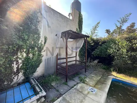 Casa en Venta con 4 cocheras