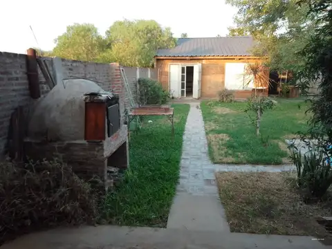 Casa 5 ambientes con 1 baño