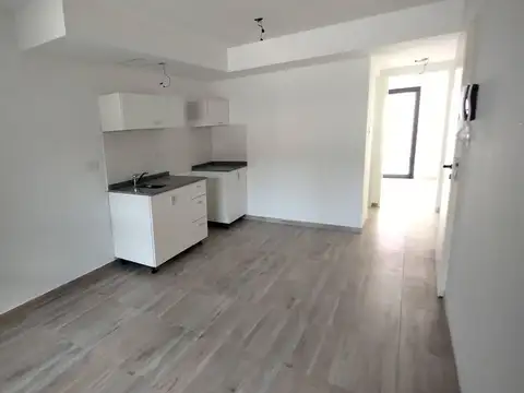 ALQUILER! DEPTO A ESTRENAR 2 AMB C/PATIO Y COCHERA EN LOMAS!