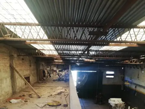 GALPON CON TRIFASICA MAS CASA