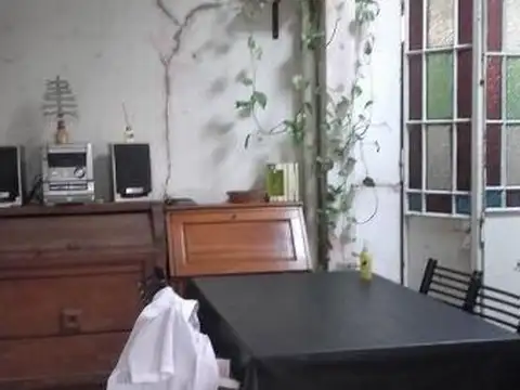 Casa 2 ambientes con 1 baño