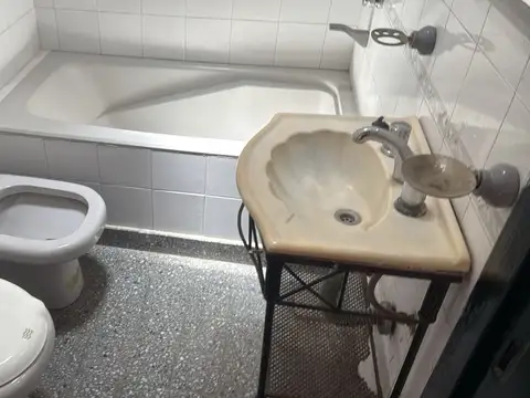 Depto Tipo Casa en Alquiler en Jose Leon Suarez, $ 600.000