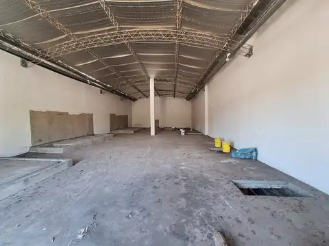 VENTA GALPON TRES PLANTAS 685 M2 EN BARRACAS