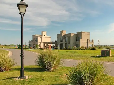 MRB. Venta Lote Interno En Barrio San Sebastian, Área 12