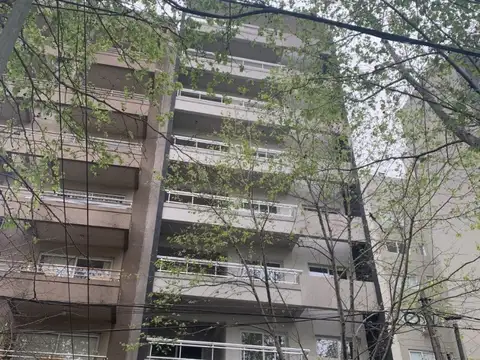 DPTOS 3 AMB. AL FRENTE CON BCON  1°A,2°A PISO