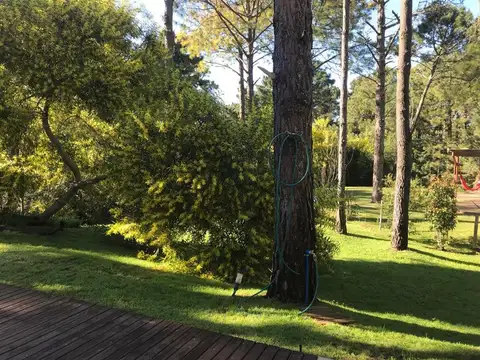 Lìndisima casa con pileta en el bosque de Carilo.