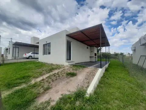 Casa a la venta en Santa Cruz del Lago. (C435)