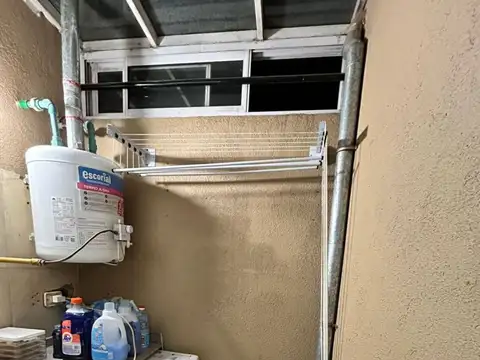 Casa 2 ambientes con 2 baños