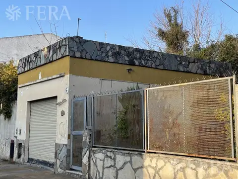 Venta casa 5 ambientes con cochera en Bernal