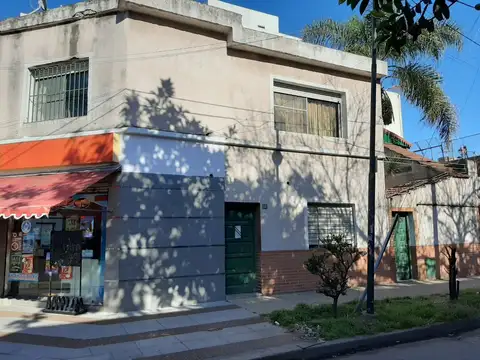 LOCAL CON DEPOSITO SAN MARTIN.