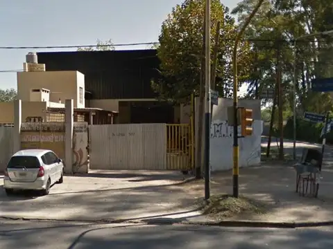 Depósito y oficinas 550 m2 Ruta 202 esquina Pico - Villa de Mayo