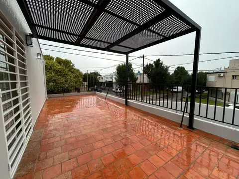 Casa 5 ambientes con 3 baños