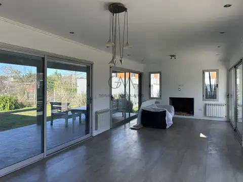 Casa en Alquiler de 3 dormitorios