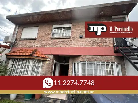 Encantador PH 3 ambientes con patio, cochera y gran luminosidad- En Alquiler