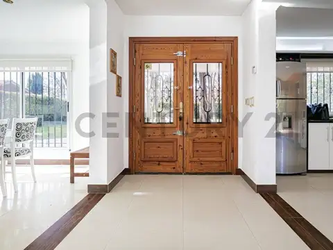 Tronador 300, Piso 0