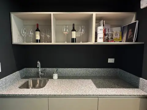 Venta oficina comercial en complejo cardinales cofico