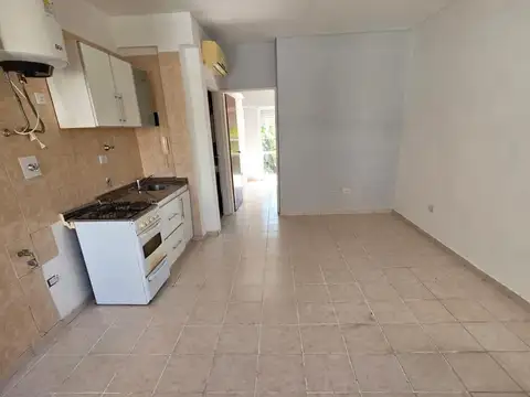 Departamento en Alquiler en Parque Chacabuco, $ 500.000