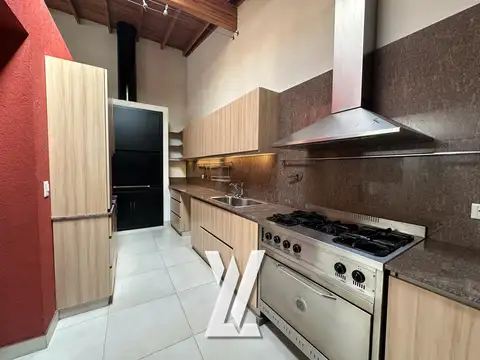 Casa 3 ambientes con 2 baños