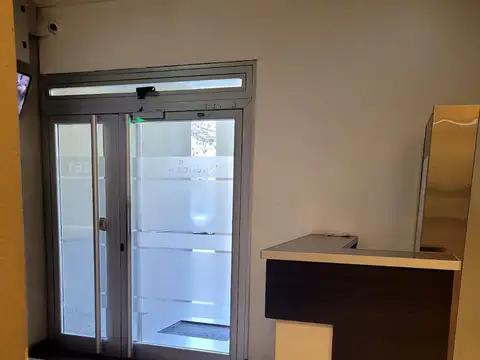 Carlos Pellegrini 300