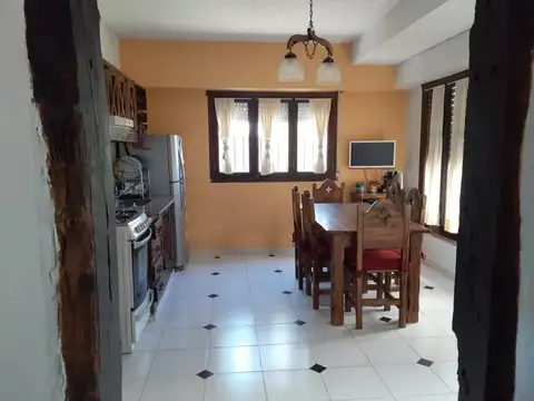 Casa 3 ambientes con 2 baños