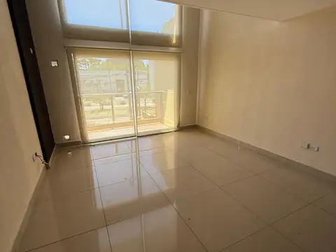 Avenida Presidente Perón 2600, Piso 1