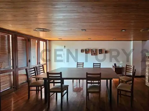 Casa 10 ambientes con 7 baños