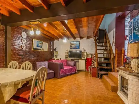 Depto Tipo Casa en Venta de 4 ambientes