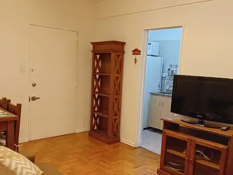 Azcuénaga 1000, Piso 5