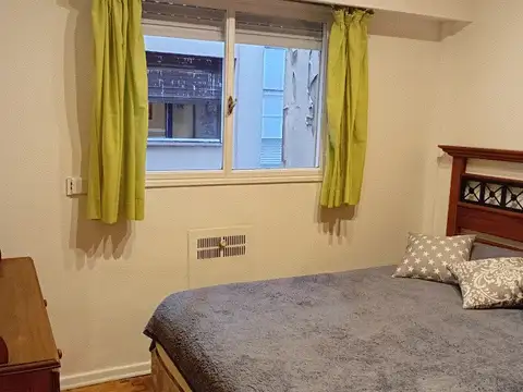 2 ambientes amoblado y equipado. Cocina con lavadero incorporado. Servicios centrales.