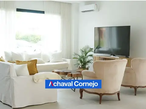 Casa en Venta con 4 cocheras