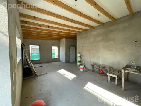 Casa 4 ambientes con 2 baños