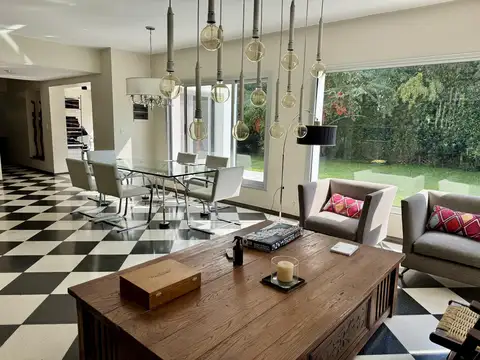 Casa 5 ambientes con 3 baños