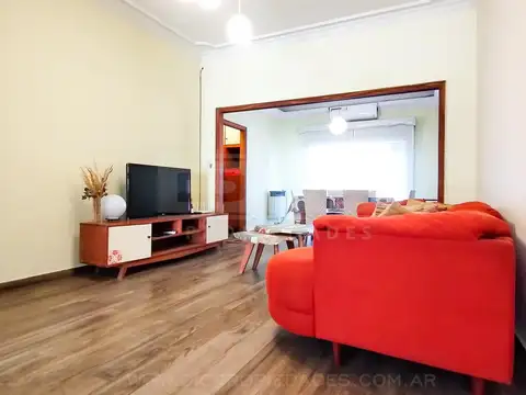 Casa en Alquiler con 1 cochera