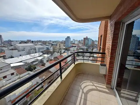 Venta departamento 4 ambientes al frente con balcón, Chauvín, Mar del Plata