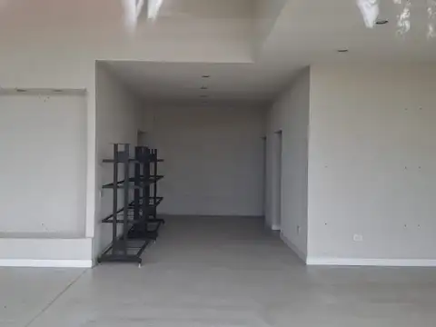 Local en Alquiler en Benavidez, USD 3.000