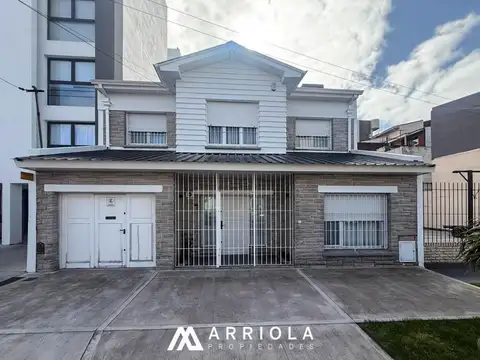 Impecable casa 4 amb con dependencia en PUNTA MOGOTES