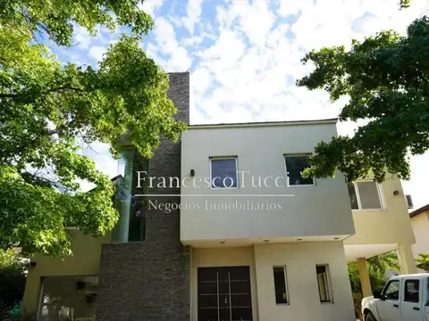 Casa en venta 6 ambientes Harás María Eugenia