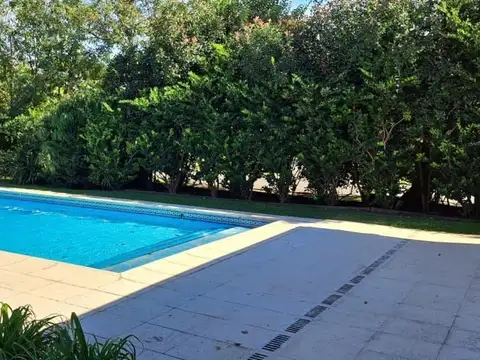 Casa en Venta con 4 cocheras