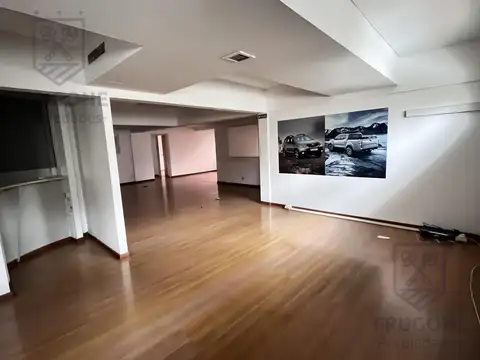 B. Mitre Al 800- Microcentro - alquiler Oficina Luminosa! Cochera fija  seguridad 24hs